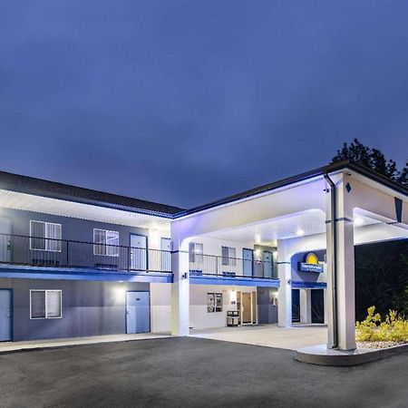 Days Inn By Wyndham Hamilton Exterior photo