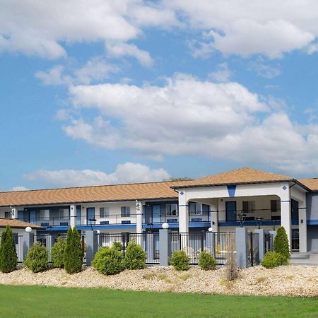 Days Inn By Wyndham Hamilton Exterior photo